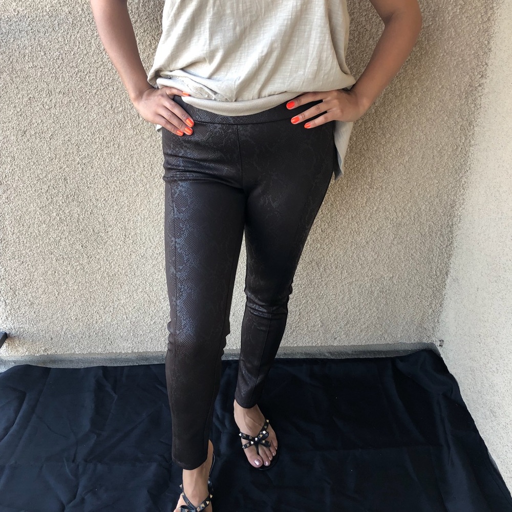 New Brown Snake Print Leggings Size Medium